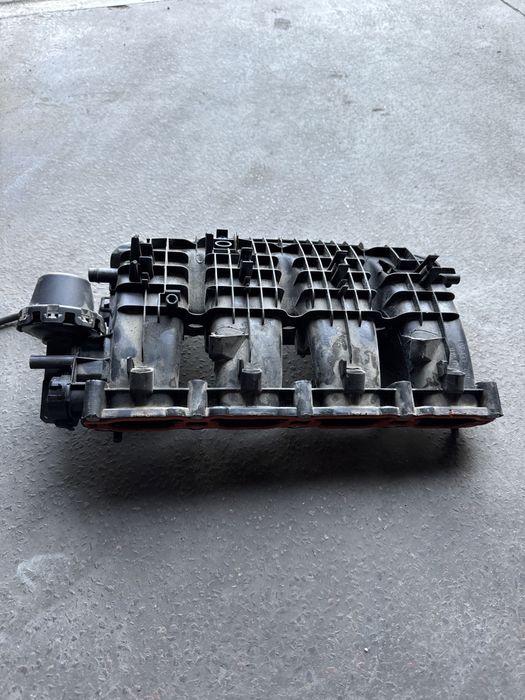 Впускний кллекьор tiguan usa