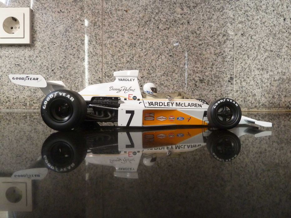 1:18 Minichamps, McLaren Ford M23, Yardley, D. Hulme, 1973, AutoArt