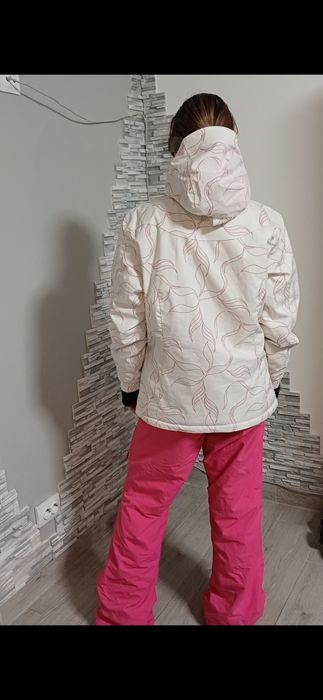 крутий лижний костюм в ідеальному стані