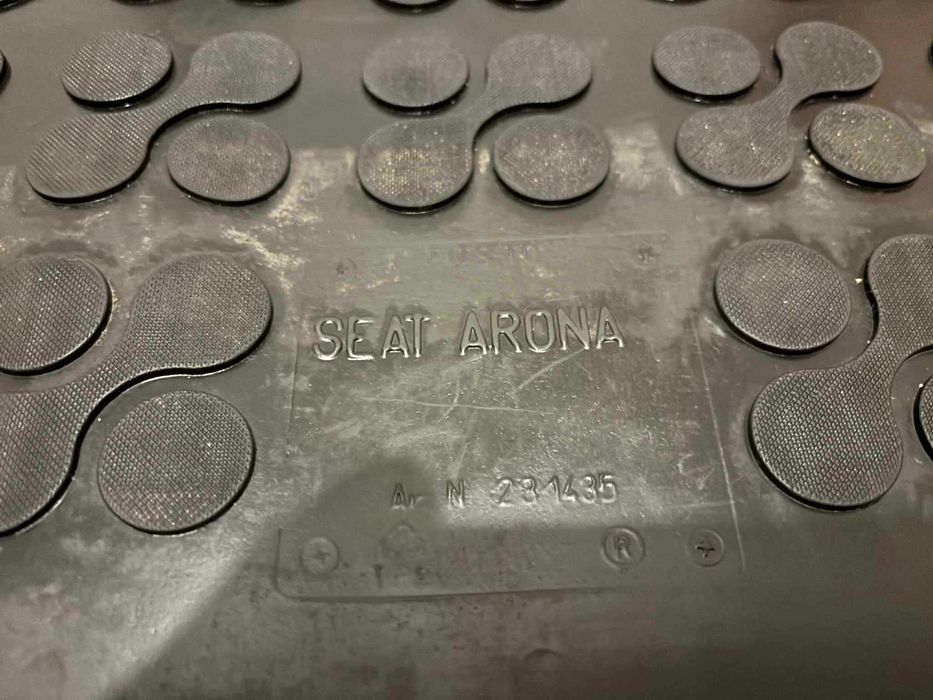 Seat Arona - mata bagażnika