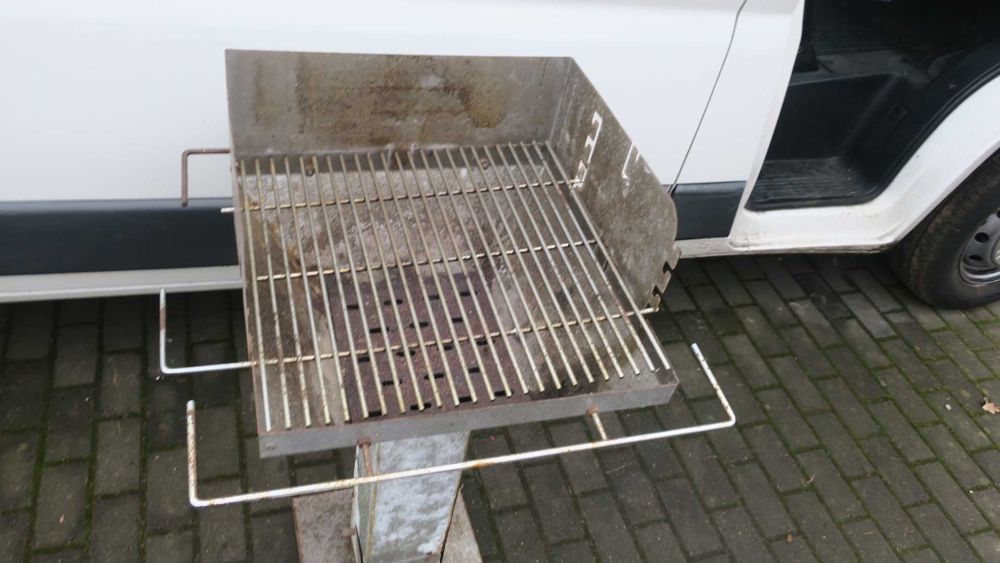 Grill węglowy stalowy