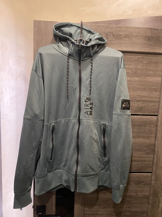 Свитшот guess  кофта гесс поставка вещей худи найк про боксы nike pro