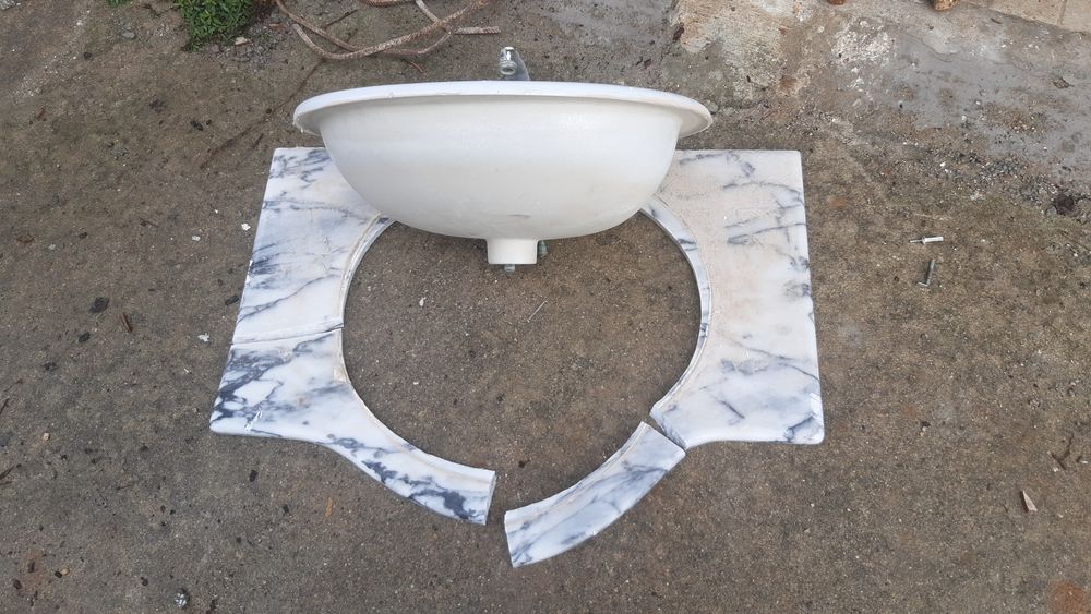 Armário de casa de banho usado