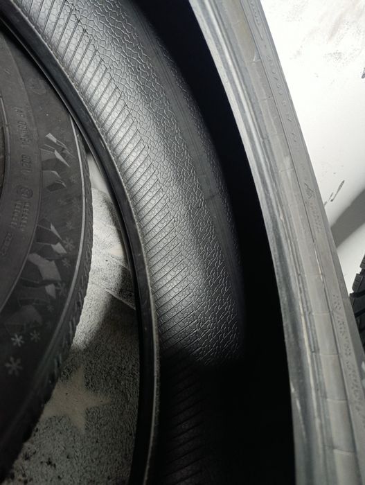 Шини резина 215*65 R17 Semperit