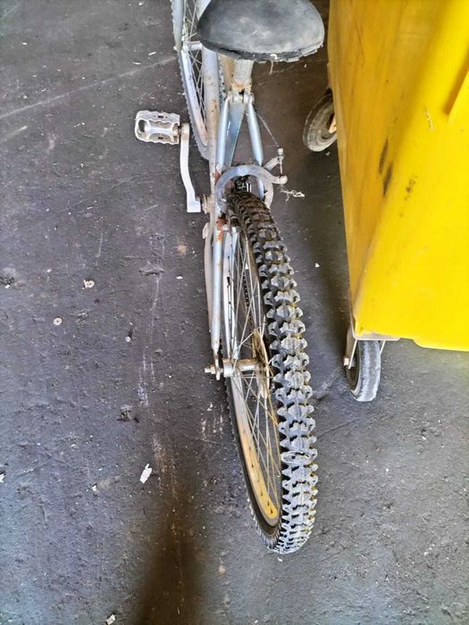 bicicleta em estado razoavel