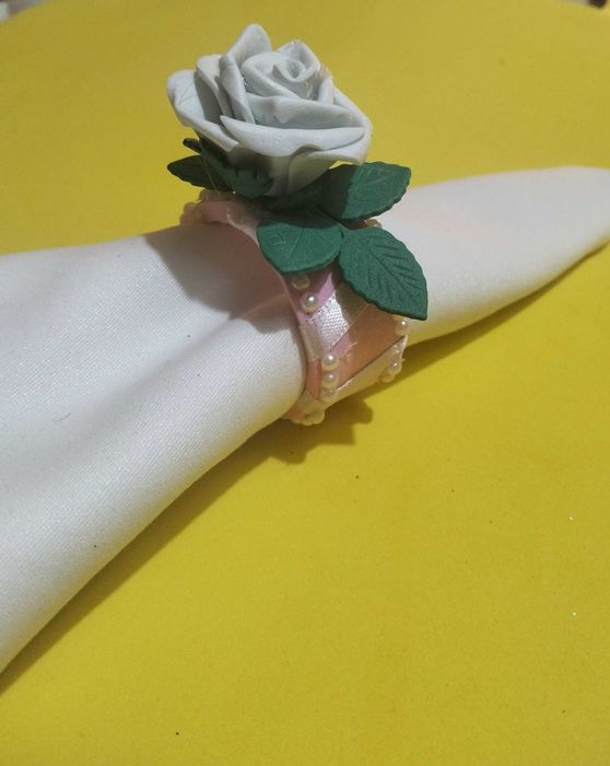 lindas argolas para guardanapos artesanais feitas a mão