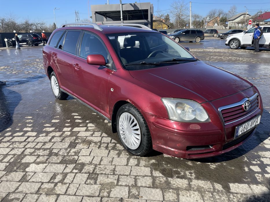Продаж авто Toyota Avensis