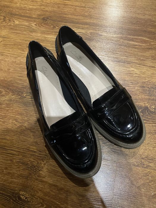 Нові лакові лофери 39 розмір