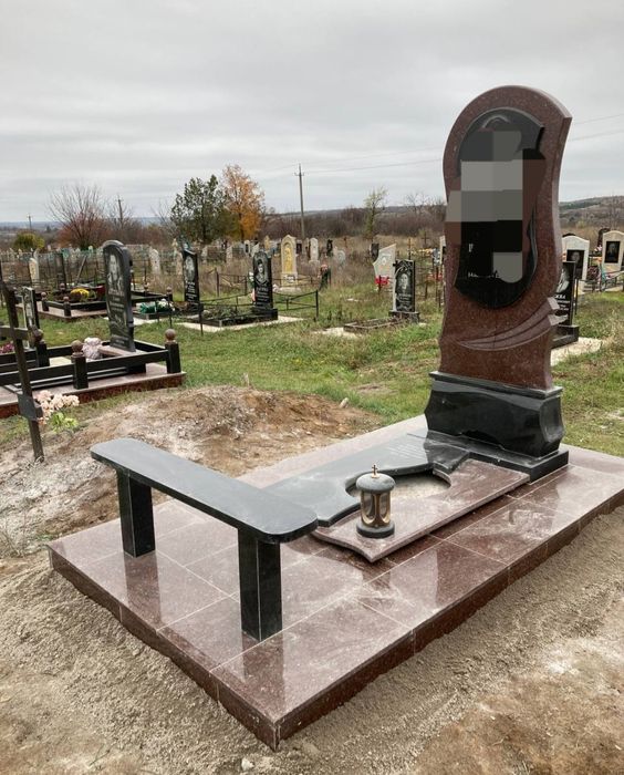 Памятники, изделия из гранита. Укладка плитки.Фотоскло.