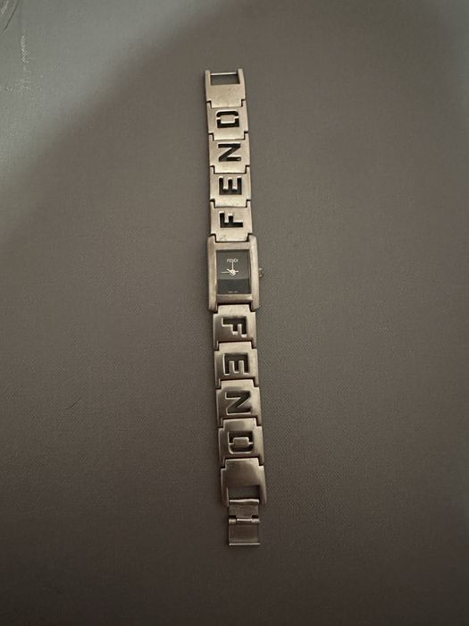 Годиник  напучний Fendi