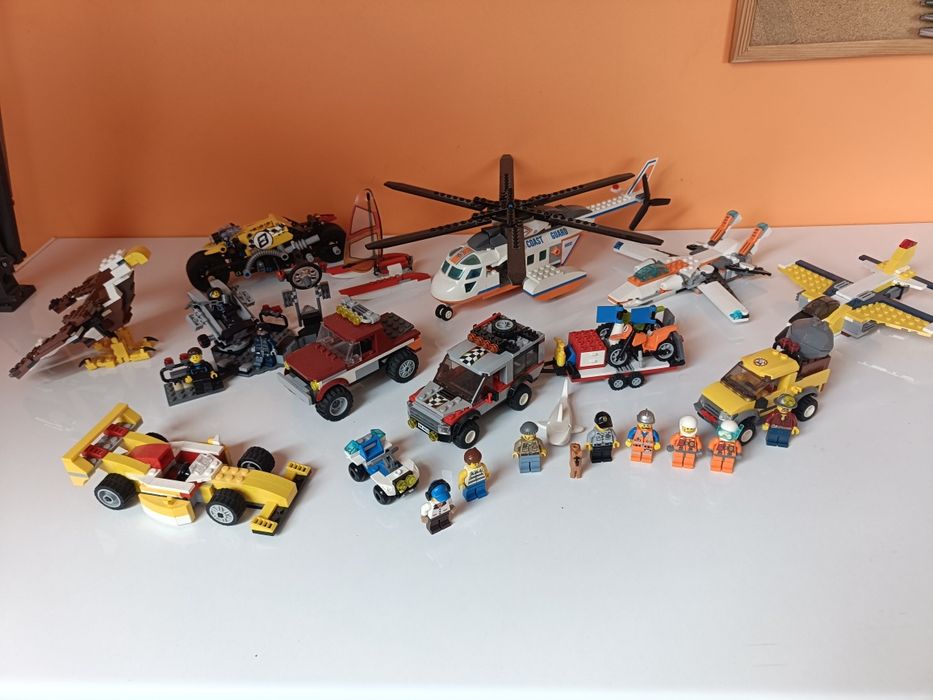 11 Zestawów LEGO