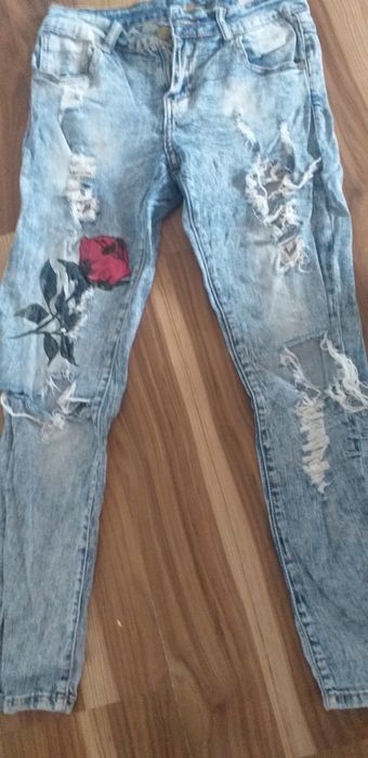 Damskie jeansy rozmiar M