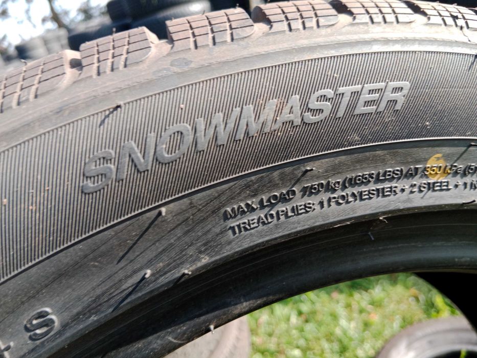 Opona używana 215/55R17 Goodride SW608 Snowmaster 1szt.