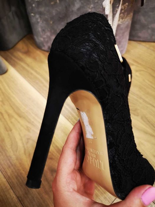 Szpilki LiuJo koronkowe