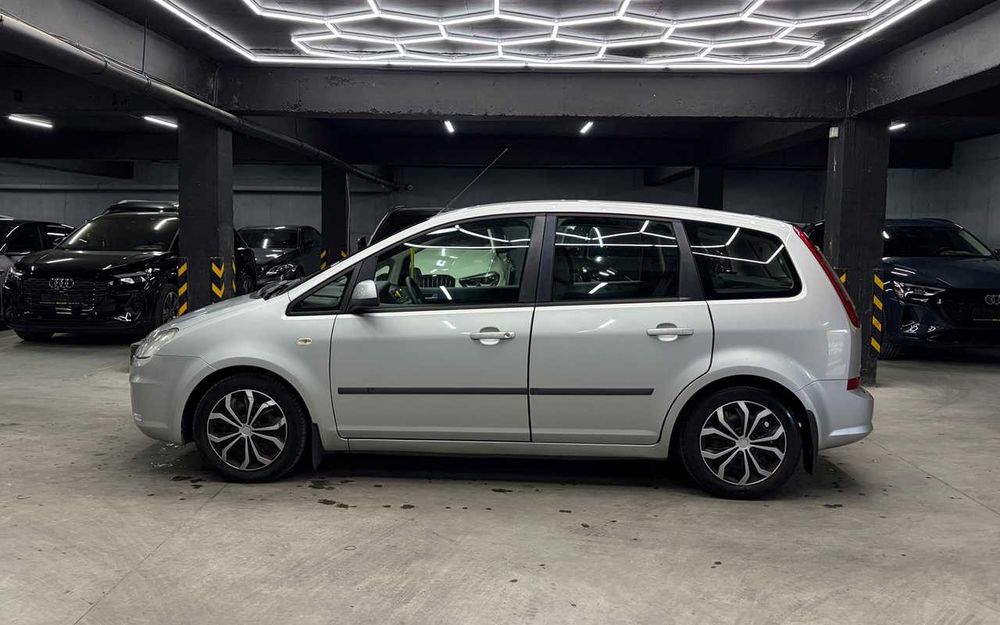 Ford C-Max 2010 року