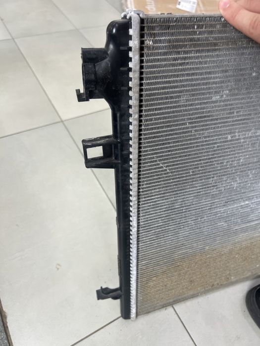 Радіатор Volvo 31684239