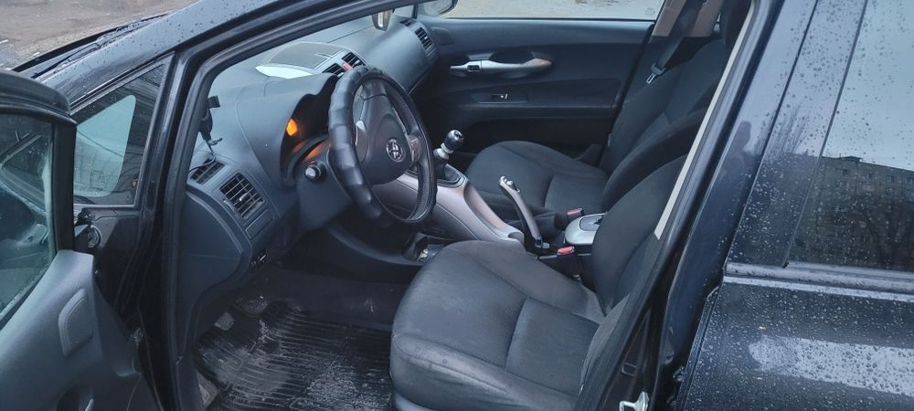 Toyota ayris 2009 г.в. 1.8, 147 л.с.