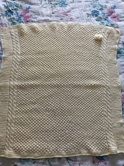 Manta amarela lã feita á mão