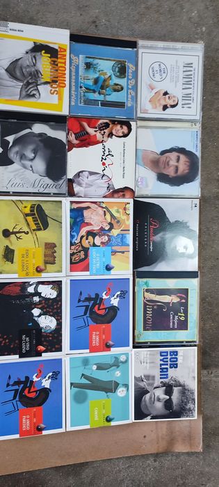 Vendo CDS Musica originais.