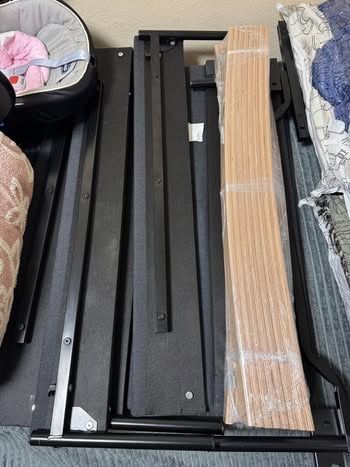 Estrutura de cama estofada IKEA