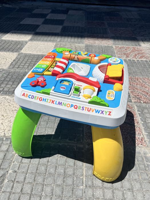 Mesa de atividades Fisher Price