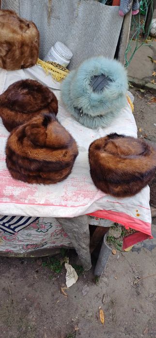 Чоловічі а жіночі  шапки з норки та песця