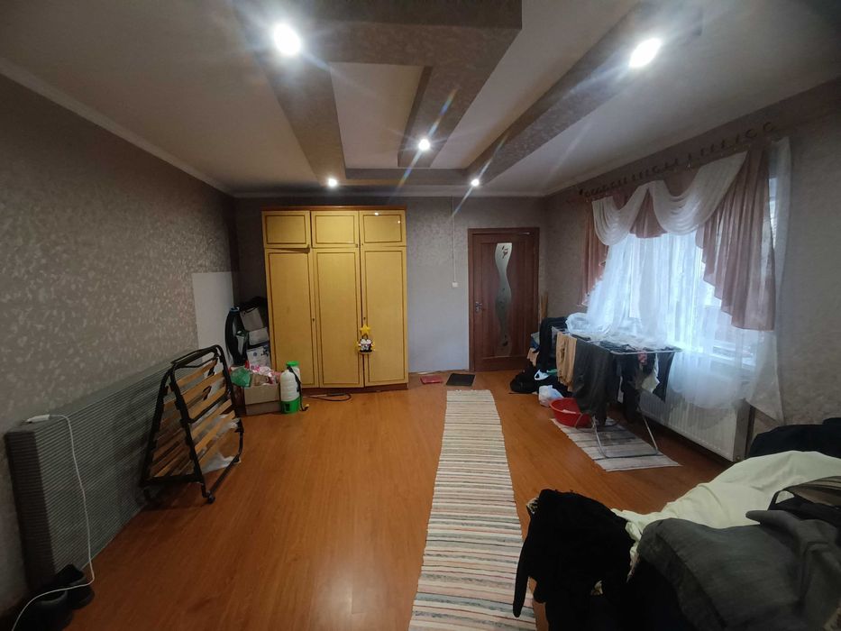 ПРОДАЖ 3-х кімнатного будинку з сучасним ремонтом недалеко від центру!