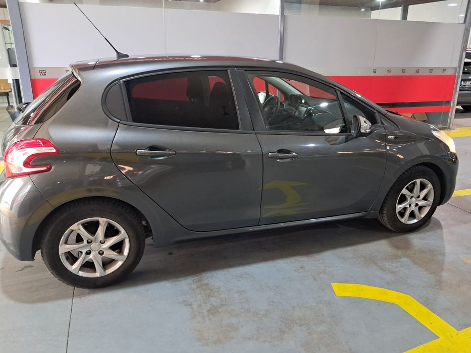 Peugeot 208 2015 — photo 4