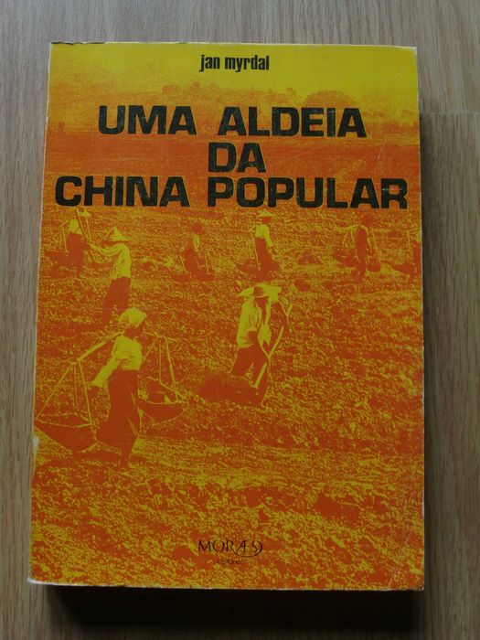 Uma aldeia da China Popular
de Jan Myrdal