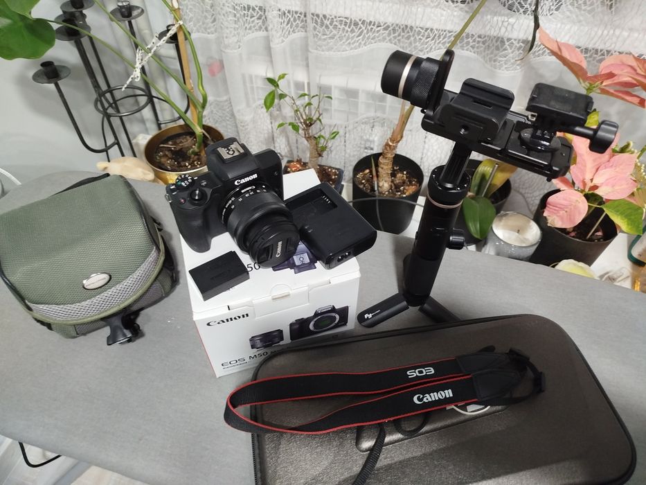 Aparat canon eos M50 Mark II z obiektywem  15 45 STM oraz gimbal  FY