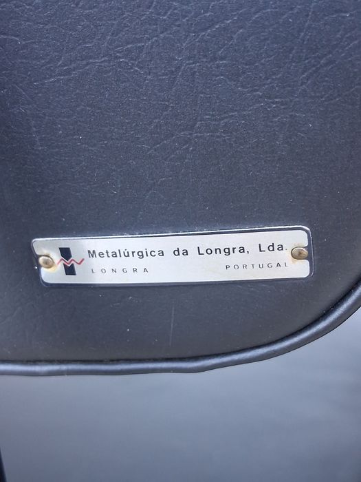 Cadeira vintage design português Daciano  da Costa Longra metalúrgica