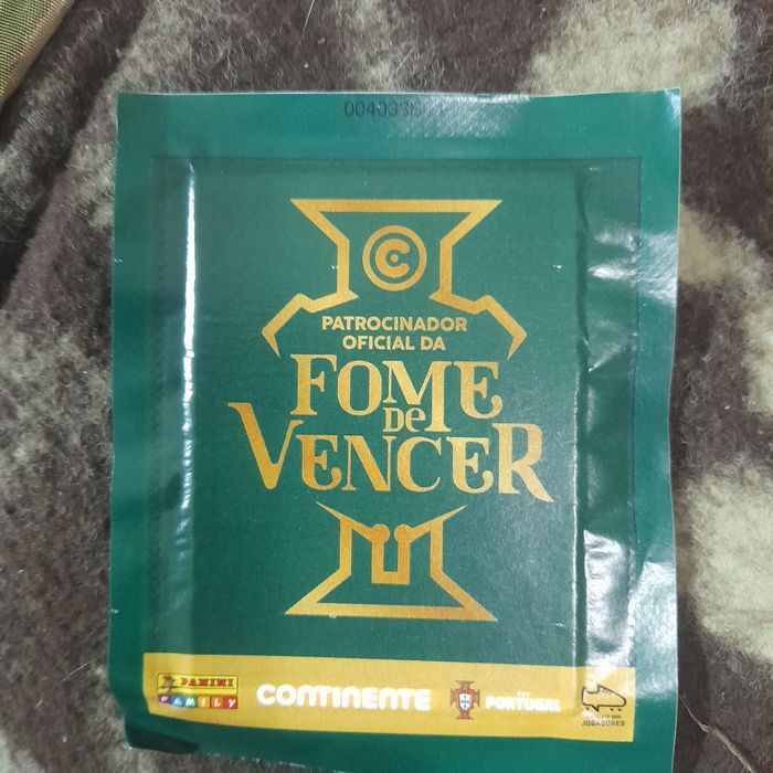 Caderneta de cromos autocolantes