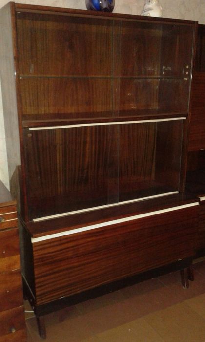 Шкаф-сервант (для вещей) и  шкаф для книг и вещей