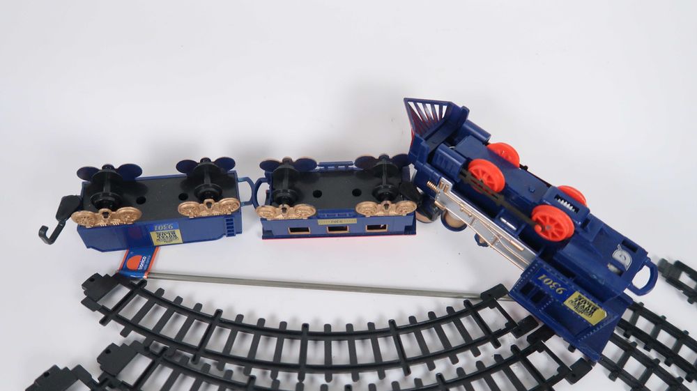 Toy Lot - Trains64752121587714124