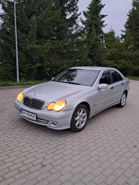Mercedes-Benz Klasa C Na sprzedaż Mercedes w203 c180 wiele nowych części