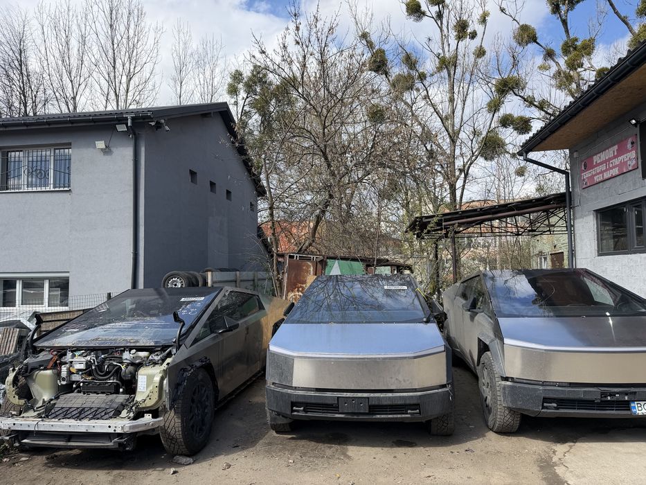 Tesla під ключ Львів | Батарея / Прошивка / ДТП