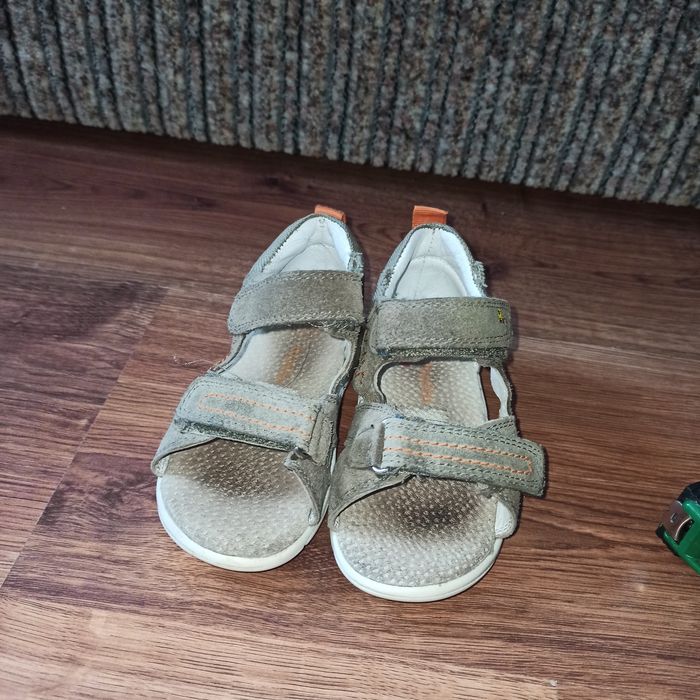 Sandałki chłopięce 24 rozmiar