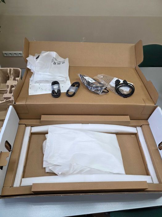 Monitor LED 32" i większy S3422DW