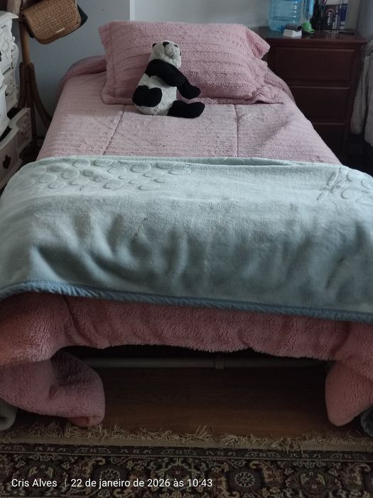 Estado com pés fixos e colchão 190x90