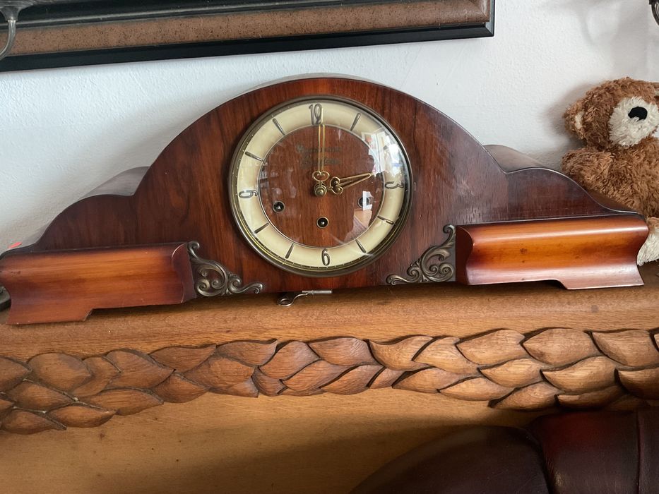 Relógio antigo com chave a trabalhar 66x22 cm