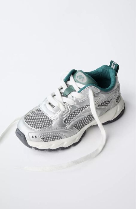 Легкі кросівки в сітку Zara