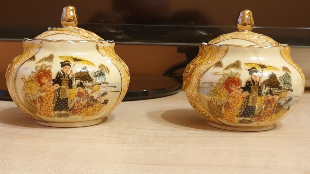 Pojemniczki z pokrywkami, cukiernice 2szt.