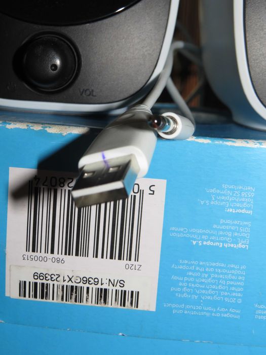 Colunas 2.0 LOGITECH Z120 (PC - 1.2 W)