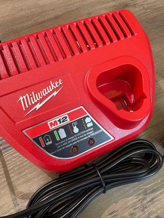 Milwaukee ładowarka M12 12V Li-Ion oryginał z USA OUTLET