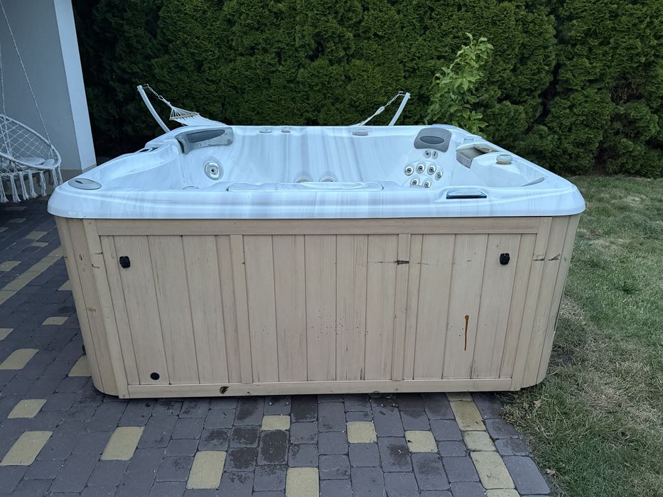 Jacuzzi Sundance