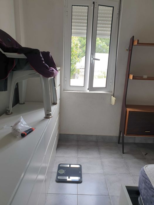 Alugo quarto em Marvila