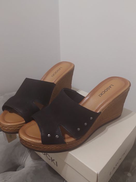 Nowe klapki firmy Lasocki