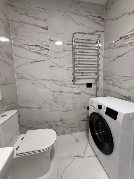 Здається 2-х к квартира в центрі, перша здача, жк закритого типу