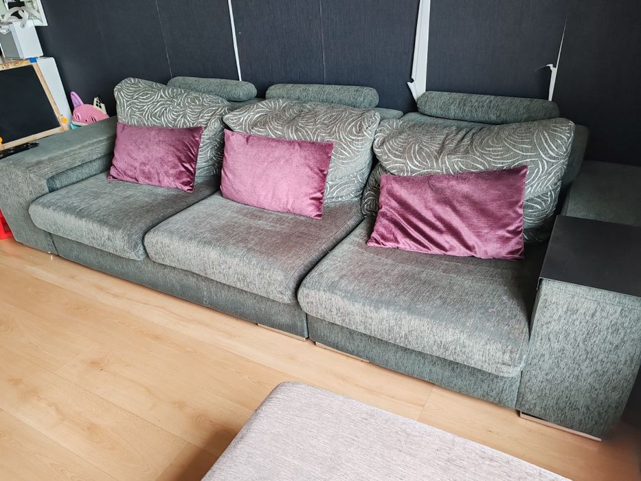 Sofá 3 lugares mais um puof