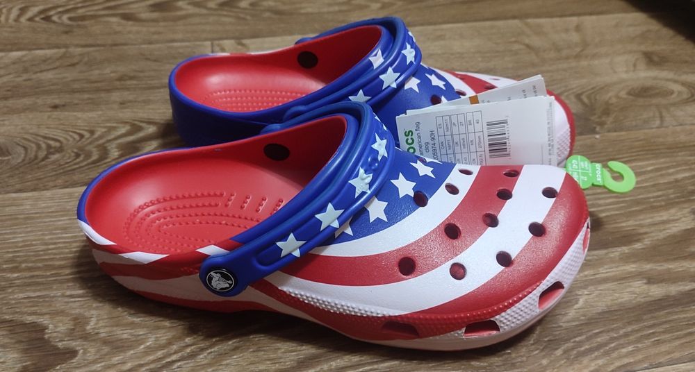 Crocs classic American flag clog